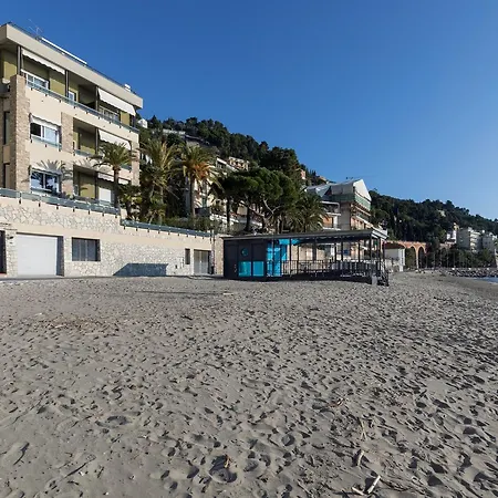 Sole Mare Alaxi Lägenhetshotell Alassio