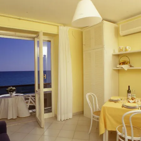 Sole Mare Alaxi Lägenhetshotell