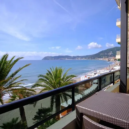Sole Mare Alaxi 4* Alassio