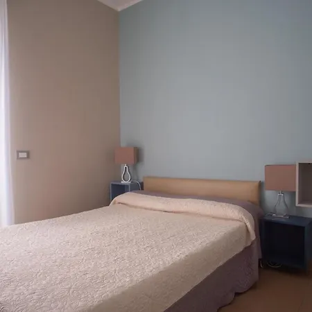 Sole Mare Alaxi Алассио