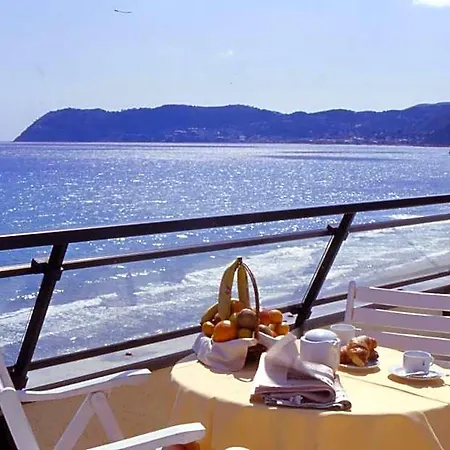 Aparthotel Sole Mare Alaxi 4*