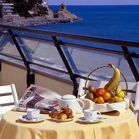 Sole Mare Alaxi Aparthotel Alassio
