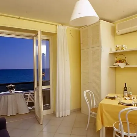 Aparthotel Sole Mare Alaxi 4*