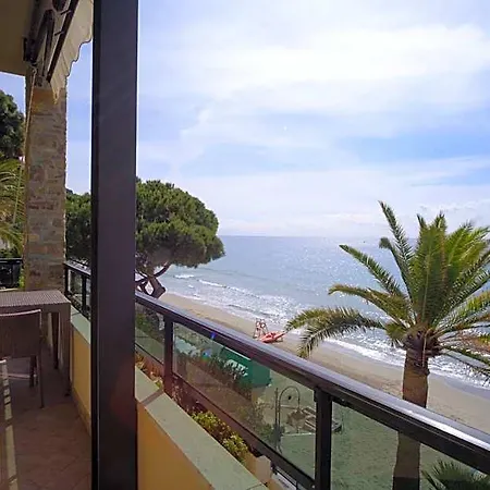 شقة فندقية Sole Mare Alaxi 4*